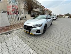 نيسان ماكسيما